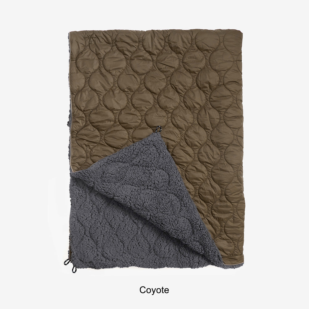 The Eco Down Sherpa Fleece Blanket – BROOKLYN OUTDOOR COMPANY 日本公式サイト